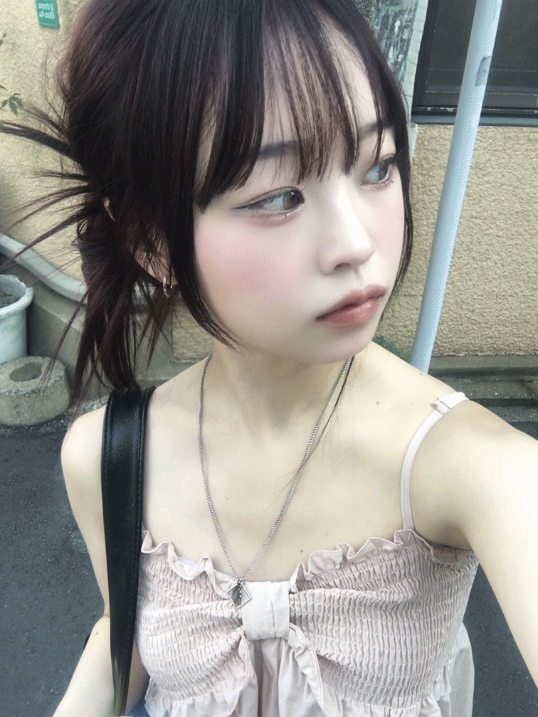 김아홉 mute smoke sleeveless
