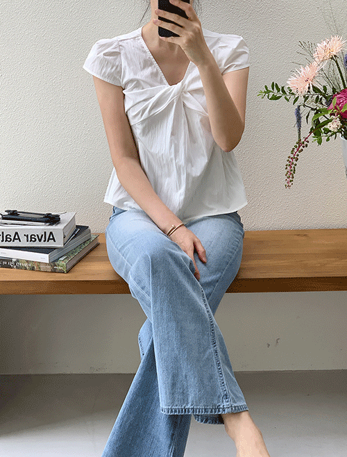 하노버-꼬임 캡소매 블라우스