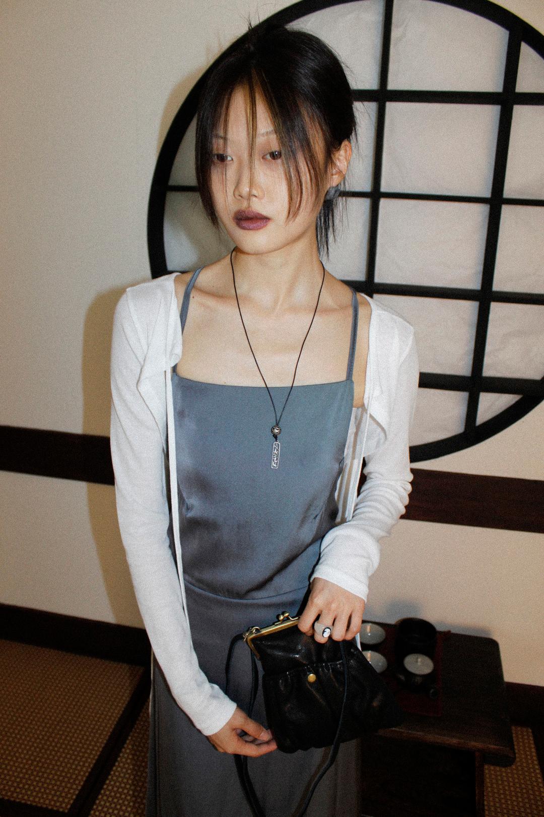 花樣年華 Silky string long one-piece (black/gray)