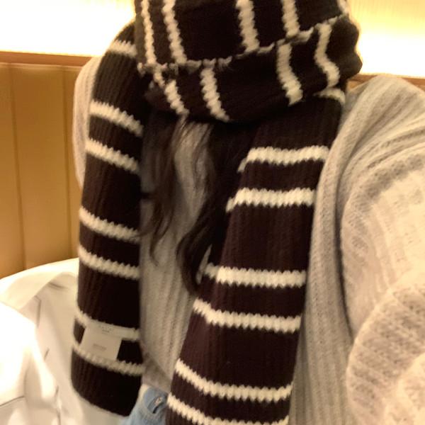 Minimal stripe muffler