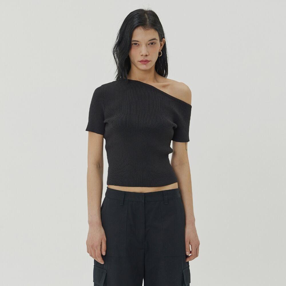 (W) OFF SHOULDER HALF KNIT - BLACK