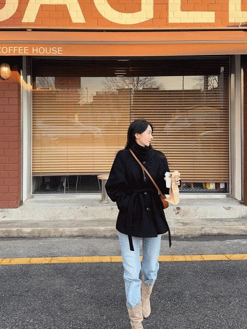 부클 울75 누빔 스트랩 하프 하이넥 코트