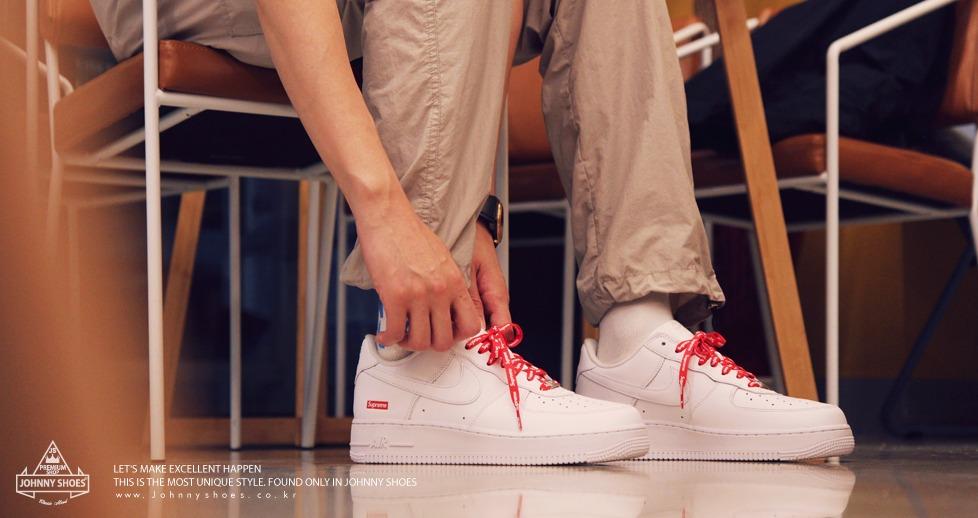 [해외] 나이키 X 슈프림 에어포스1 로우 화이트 올백 Nike X Supreme Air Force 1