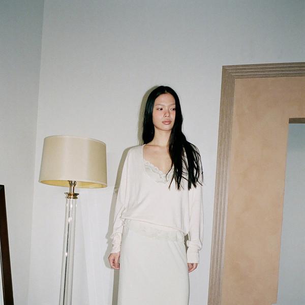 Lace-Trim Flowing Jersey Skirt (White / Melaon Cream / Dark Gray)