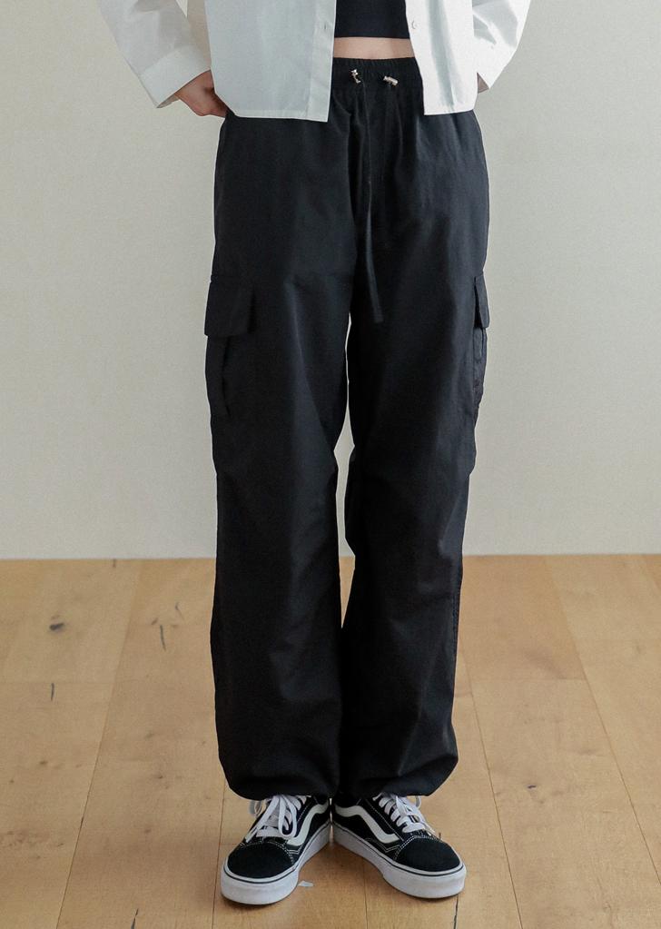String Cargo Sharing Jogger Pants [Black]