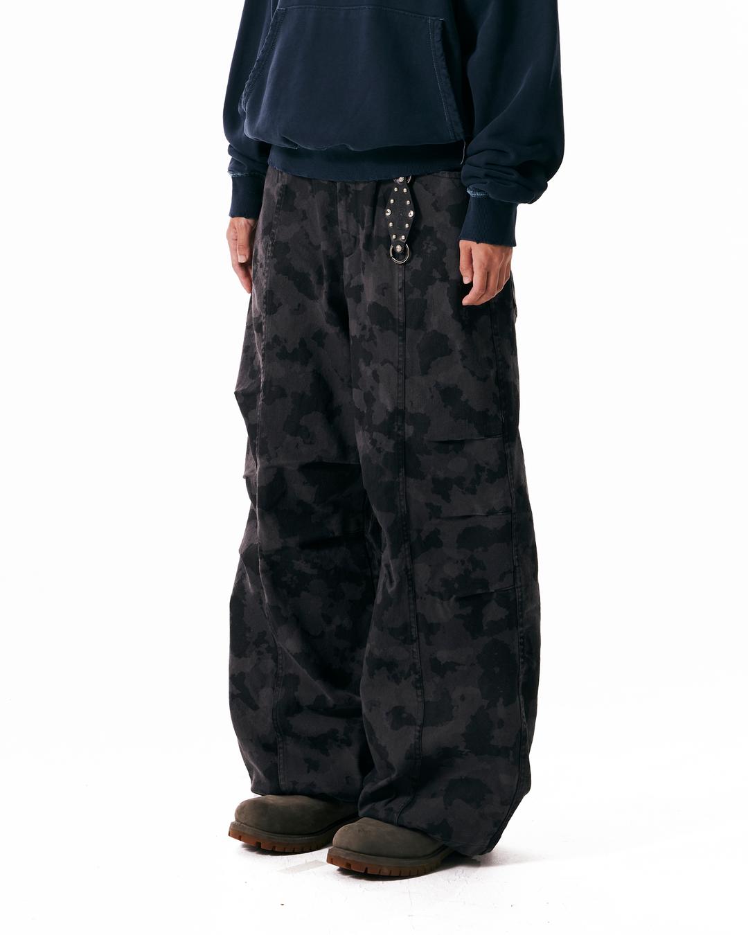 Knee Pin-tuck Camouflage Twill Pants (Black)