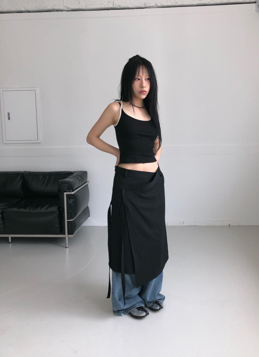 이이알하우스 Mount wrap skirt