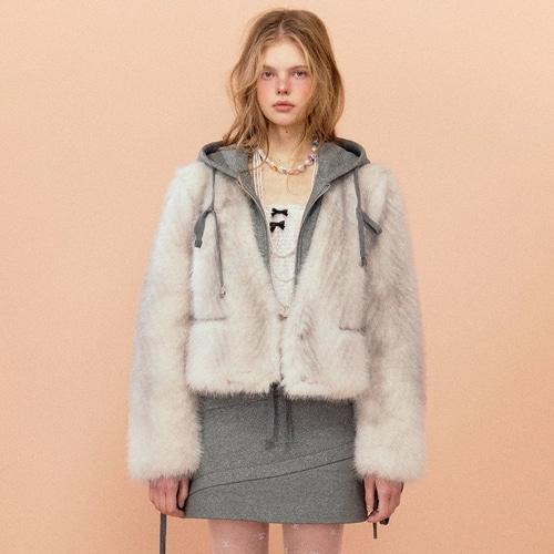 화이트 폭시 유니크 크롭 퍼 자켓