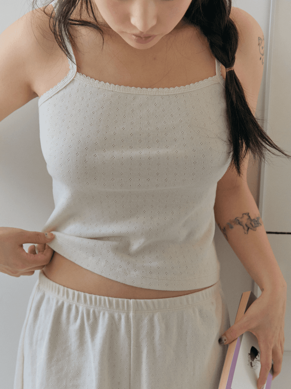 Organic cotton punching sleeveless_오가닉 펀칭 슬리브리스(2 colors)