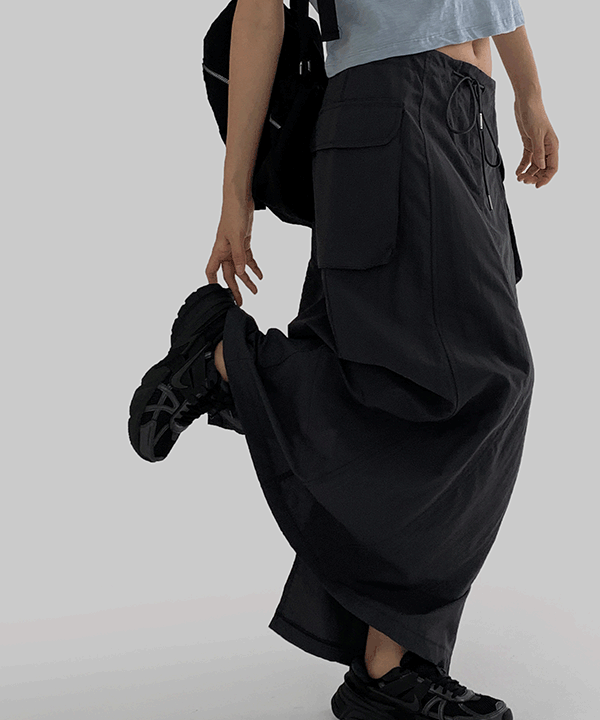 매니크 레오니 카고 나일론스커트