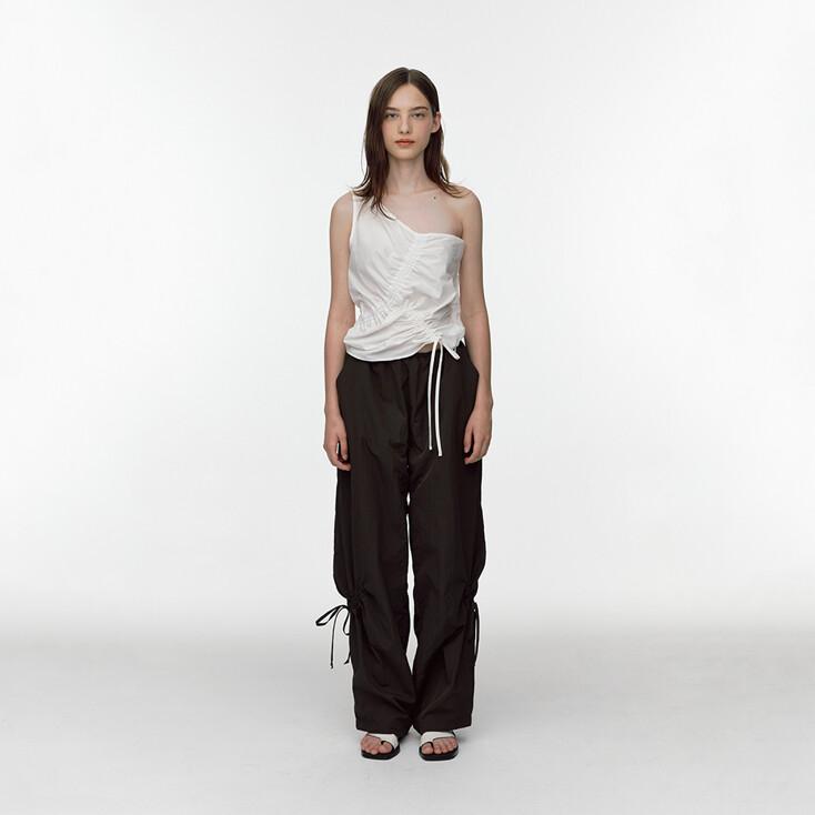 UNBALANCED SHIRRING BLOUSE [WHITE]