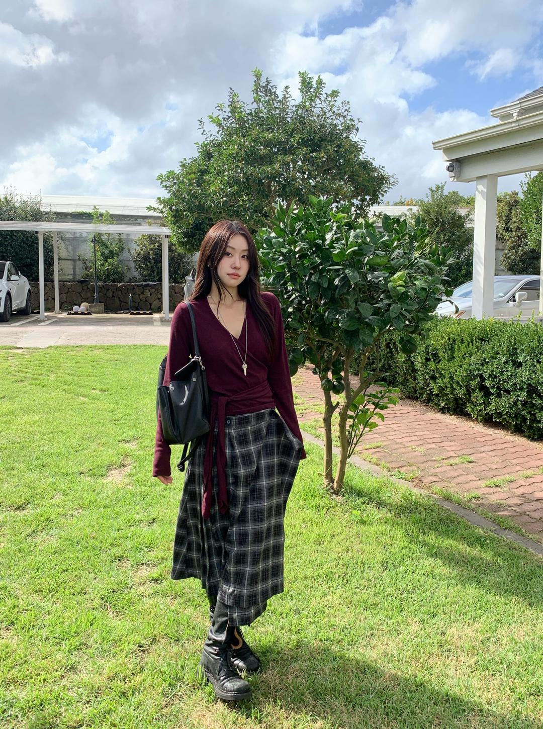 CHECK UNBAL WRAP SKIRT (BLACK)