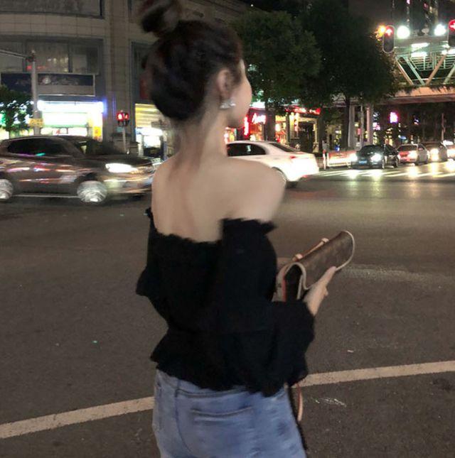 [당일출고]  코코 스모크 오프숄더 블라우스 (크롭오프숄더 프릴오프숄더 쉬폰오프숄더 시스루블라우스 스모크블라우스 오프숄더블라우스 크롭블라우스 )