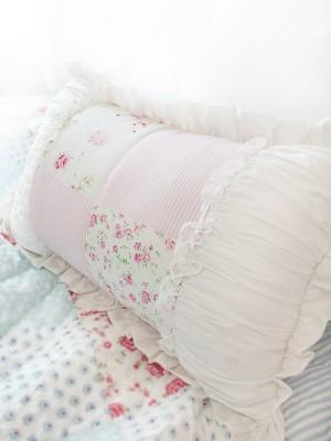 쉐비볼륨셔링 쿠션 겸 미니베개