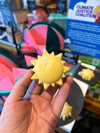 이런 상품 어때요? 러쉬 잇츠 게팅 핫 인 히어 배쓰밤 입욕제 55G