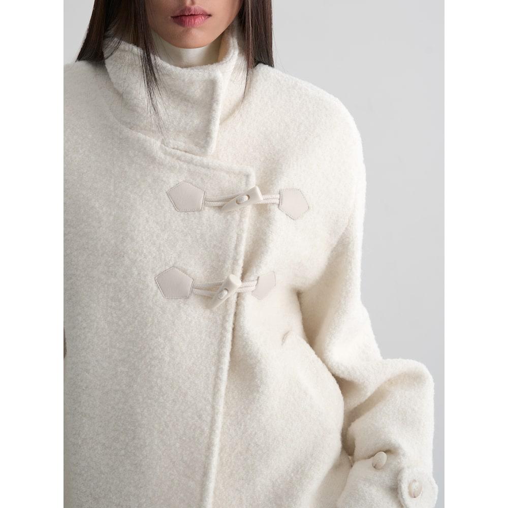 에잇세컨즈 레더 장식 하이넥 숏코트  아이보리 (325Y30LY30)