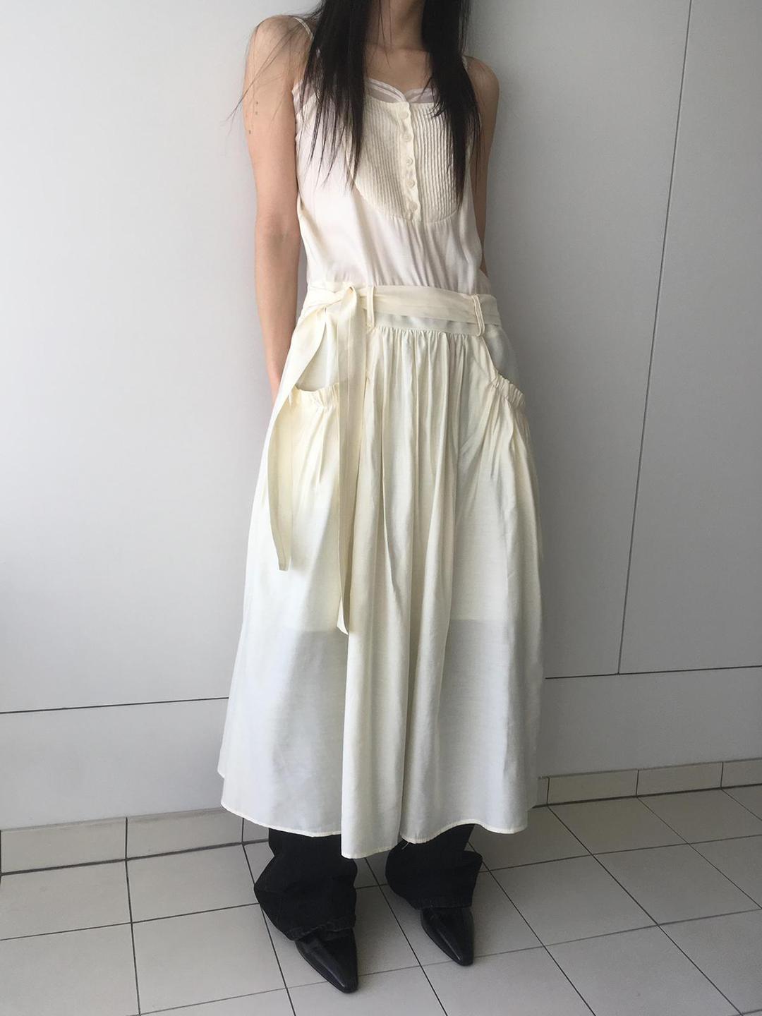 미엔느 [미엔느] ratio pintuck strap dress / 라티오 핀턱 스트랩 원피스 (2col) 7-10일 소요 예정