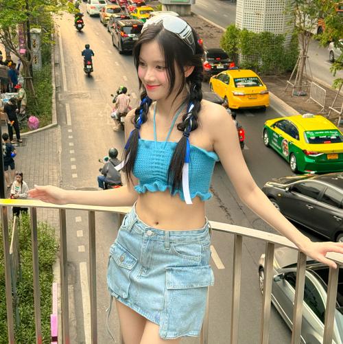 튜브 홀터넥 뷔스티에 크롭 니트탑