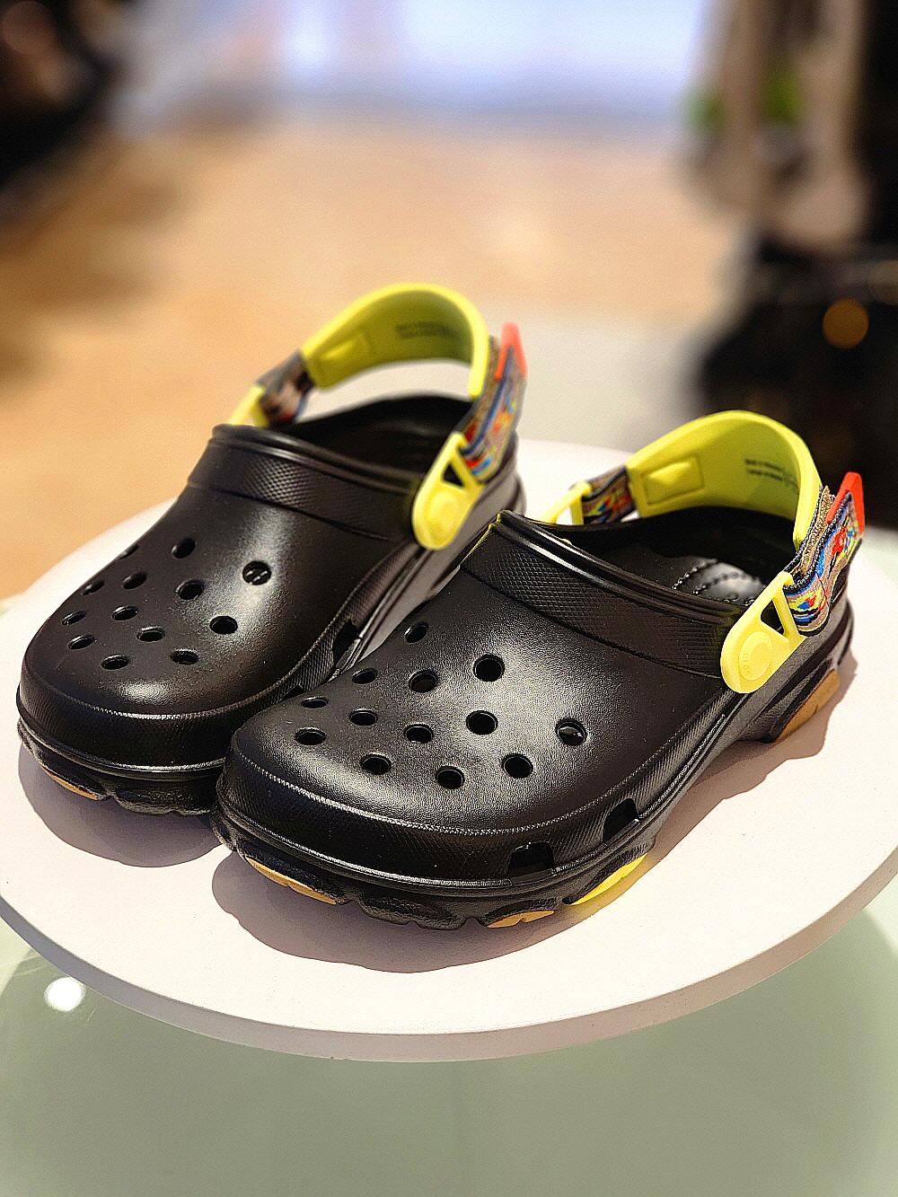 크록스 남여공용 올터레인 이카드 클로그 ﻿208049-0C4