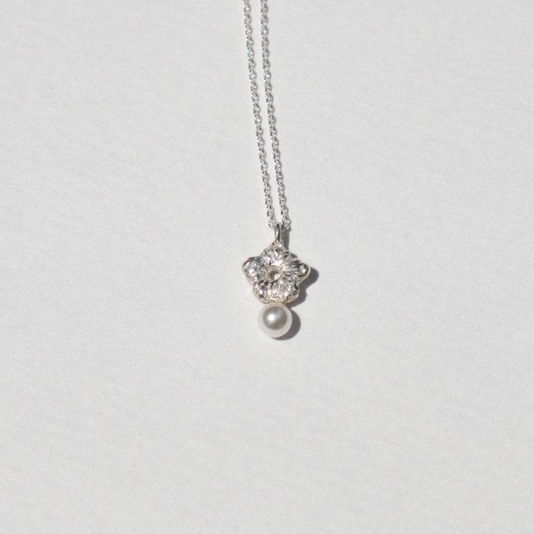 Tiny flower N