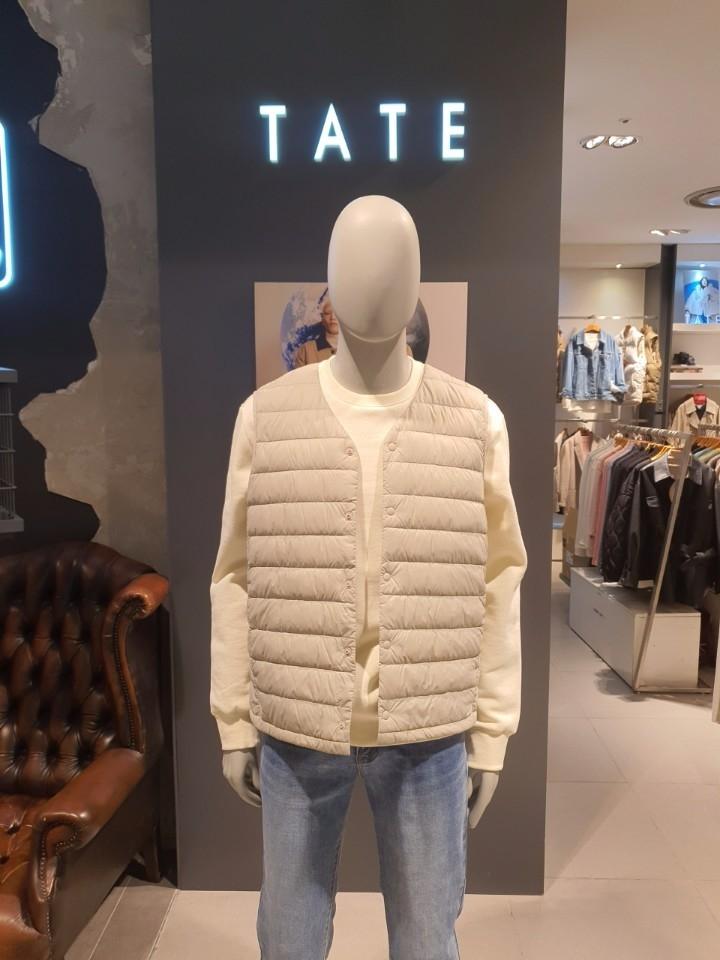 [TATE] 브이넥 경량 덕다운 패딩조끼 (KAAW9-UVT020)
