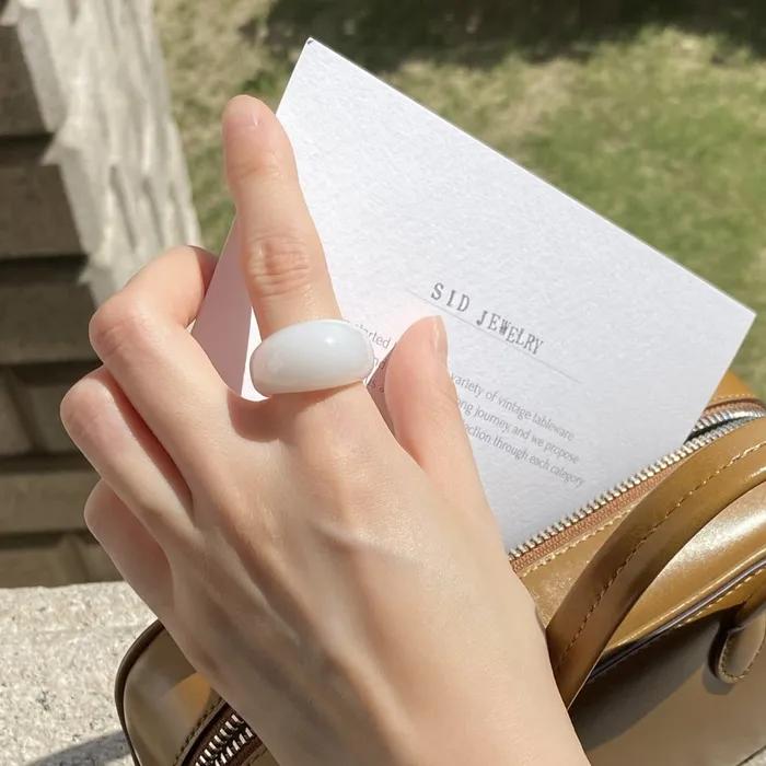 White jade donut ring