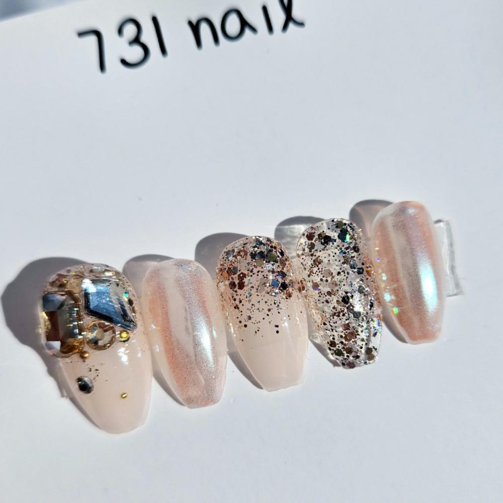 골져스 웨딩 수제 네일팁 데일리 네일아트 셀프네일 화려한 네일 글리터네일 웨딩네일 봄네일 골드웨딩 데일리네일 파우더네일