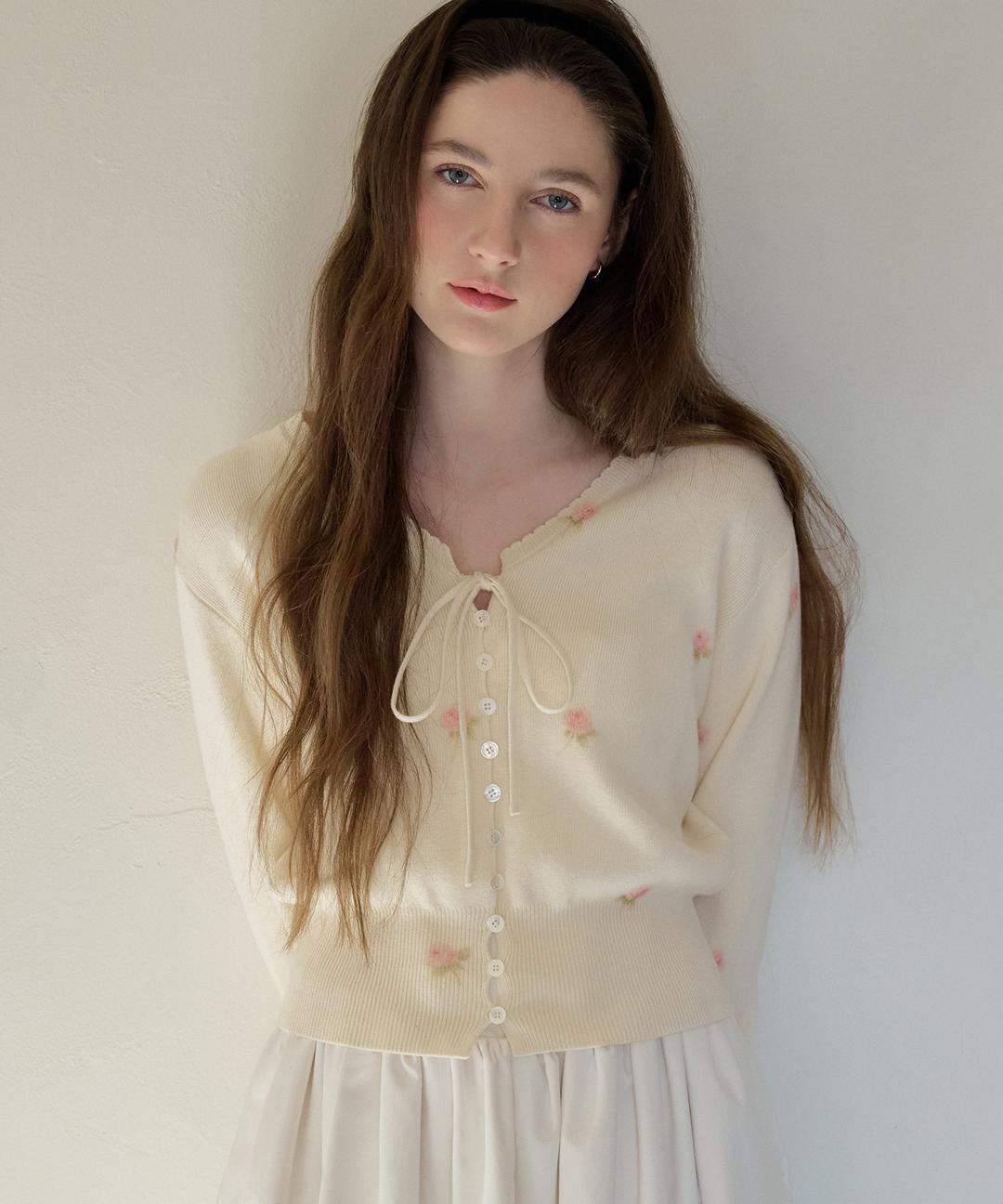 [3/20 순차배송] Lori Flower Scallop Cardigan ( Cream )