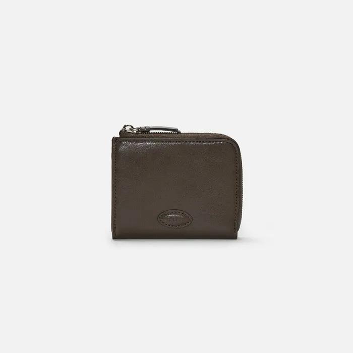 Oval button wallet Wrinkled burnt mocha