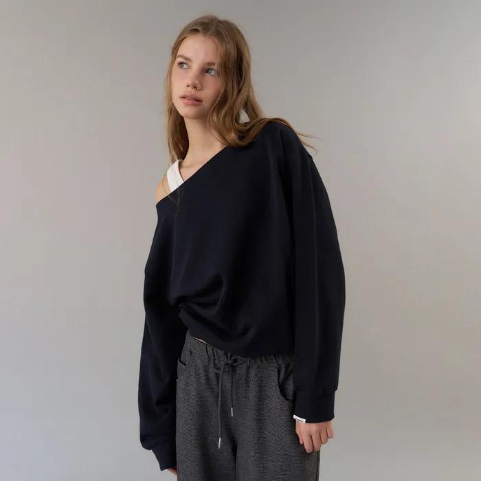 rib textured off-shoulder sweat top (navy)