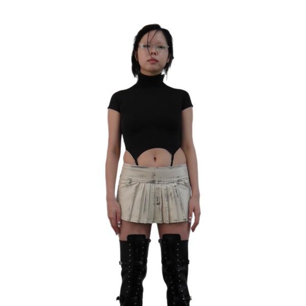 dirty pleated skirt