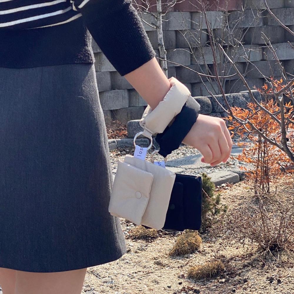 핸즈프리 미니 솜솜백 손목 파우치 미니백 손목가방 산책가방