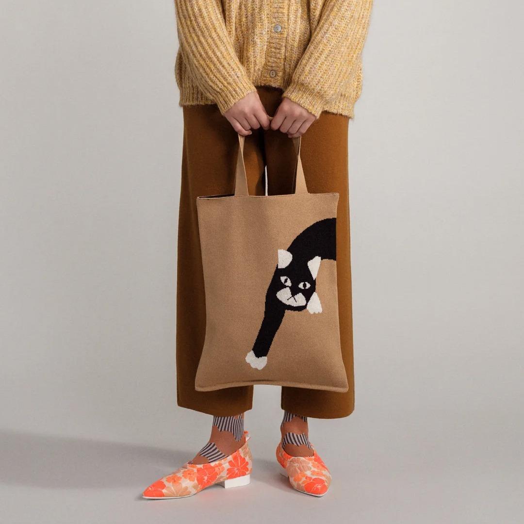 HFB974 Pounce Tote Knit Bag