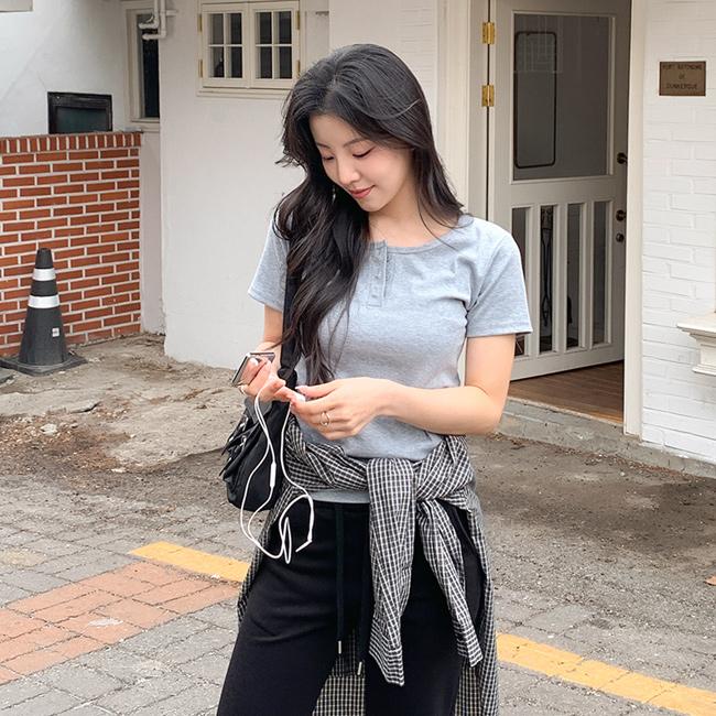 니썸 [반팔+나시+긴팔🌸봄/여름필수/누적3만장🏆스트라이프+솔리드][니썸헨리넥/헨리넥/레이어드티/긴팔티/반팔티/이너티/헨리넥긴팔][MADE]온니헨리넥티셔츠 - 4color