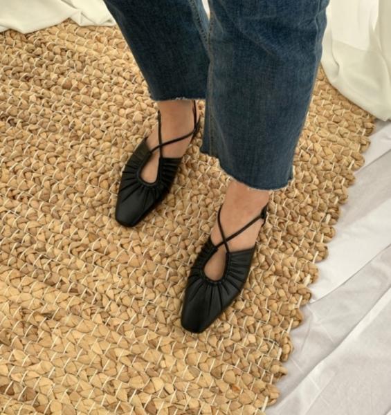 [oxx] [옥스oxx] [옥스] 주름 셔링 크로스 끈 슬링백 플랫슈즈