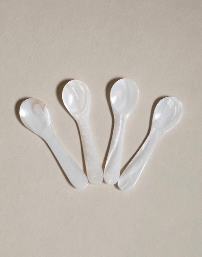 Shell Round Spoon S · White