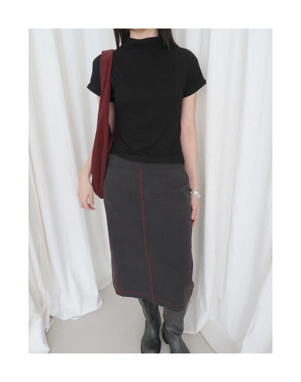 402 / VINTAGE RED STITCH MIDI SKIRT