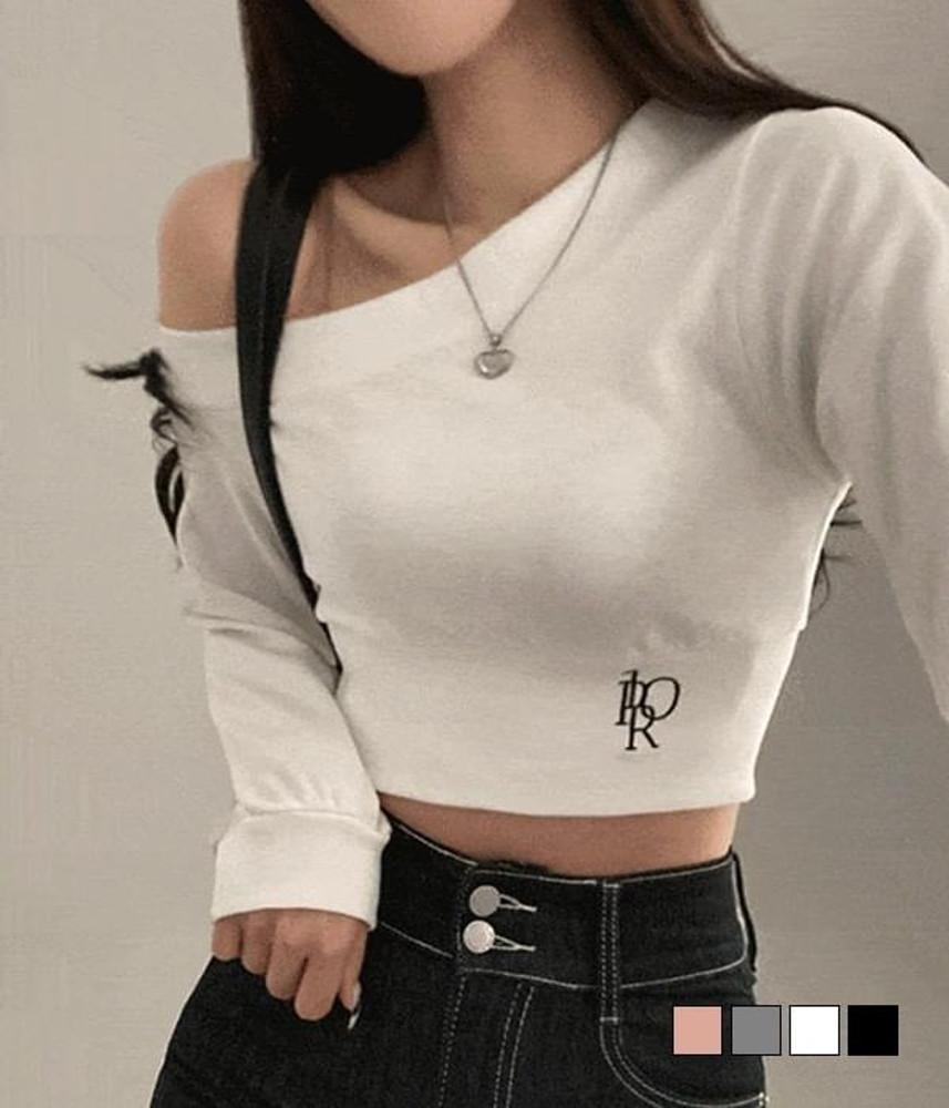 [기프티박스] 완벽한 허리라인, 오알 레터링 자수 원숄더 크롭 맨투맨