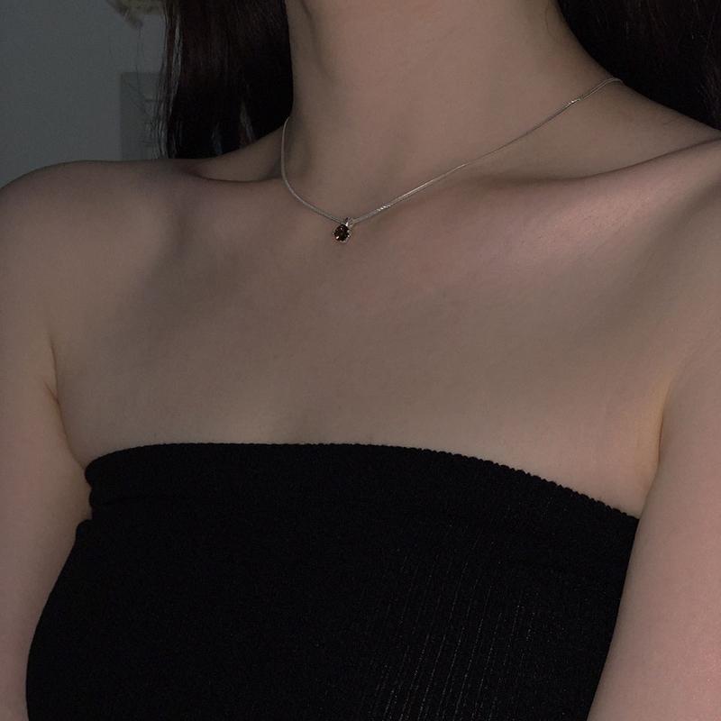 Vintage Solitaire Necklace
