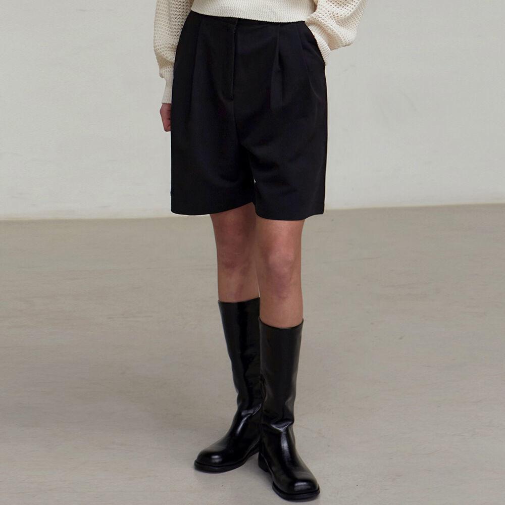 TWO PINTUCK BERMUDA PANTS_BLACK