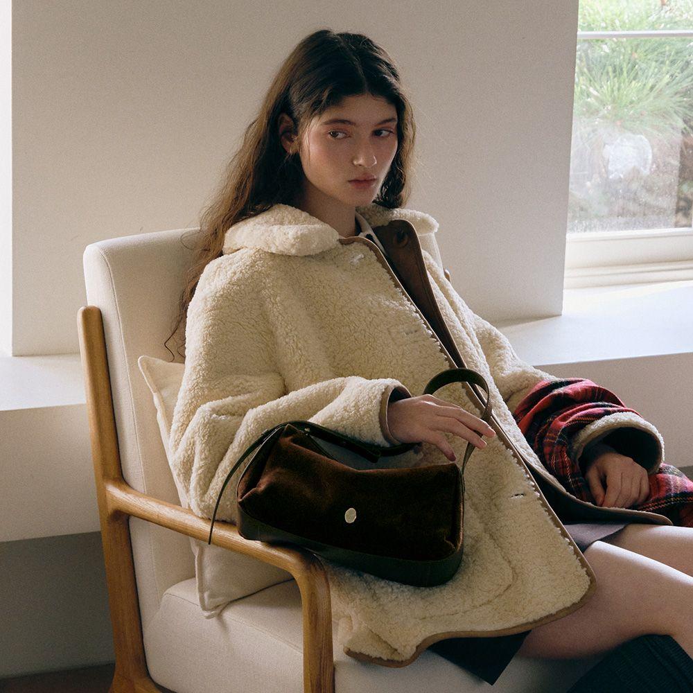 소프트 숄더 미니 스웨이드 브라운