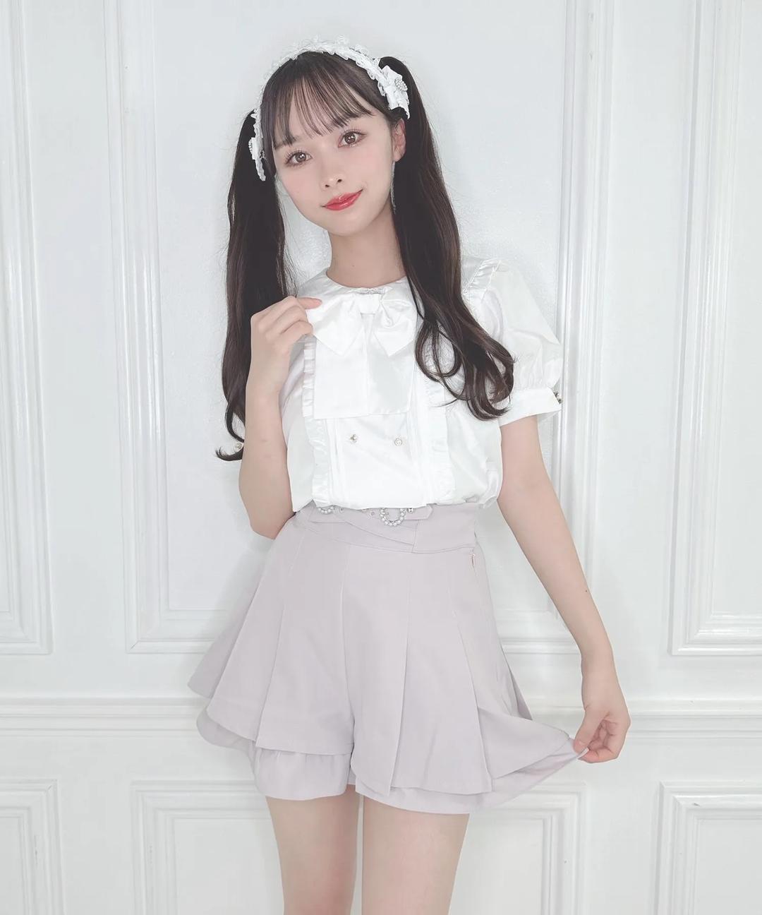 クロスベルトプリーツショートパンツ