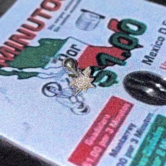 큐빅 스파크 피어싱