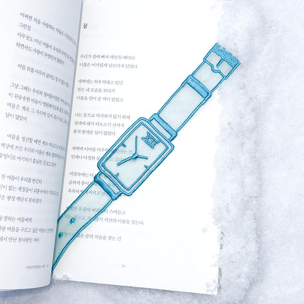 손목시계 자수 책갈피