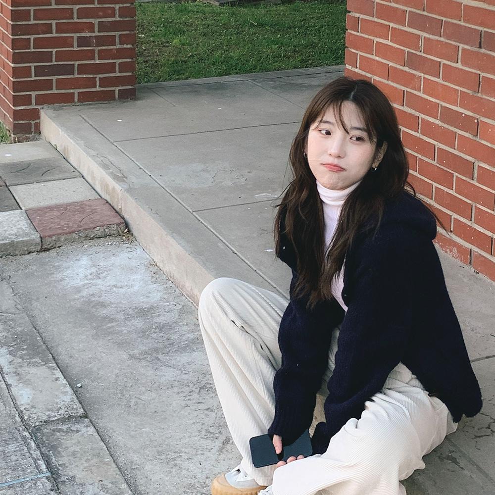 아플 떡볶이 후드 니트