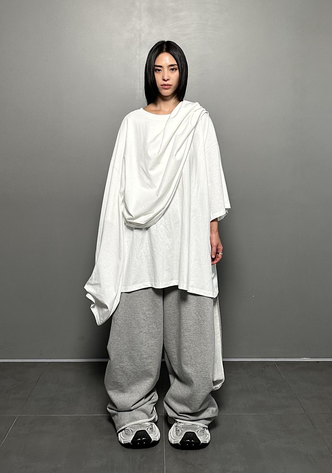 FW24 UNISEX AMU OVERSIZED DOUBLE-LAYERED T-SHIRT #WHITE [10% off until 9/12]