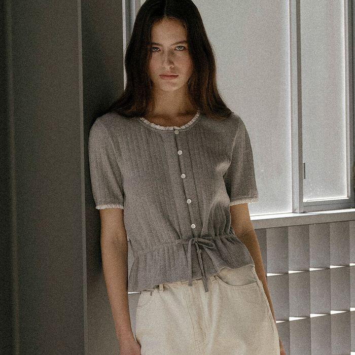 [3차:05/19 예약배송] Lace button round T-shirt KNSS03TS03_Gray