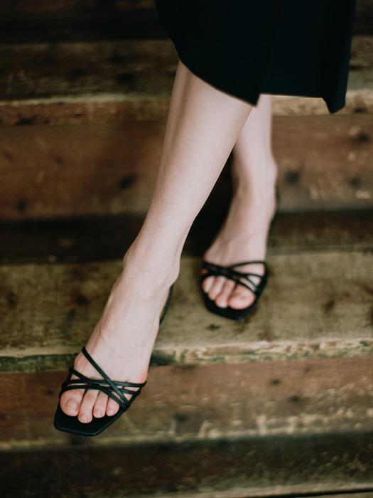 LOWE STRAP SANDLE (2colors)