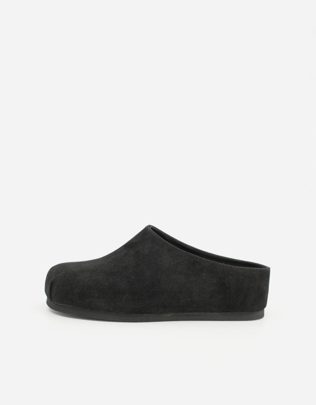 CUSHION BLACK MULE SLIPPER