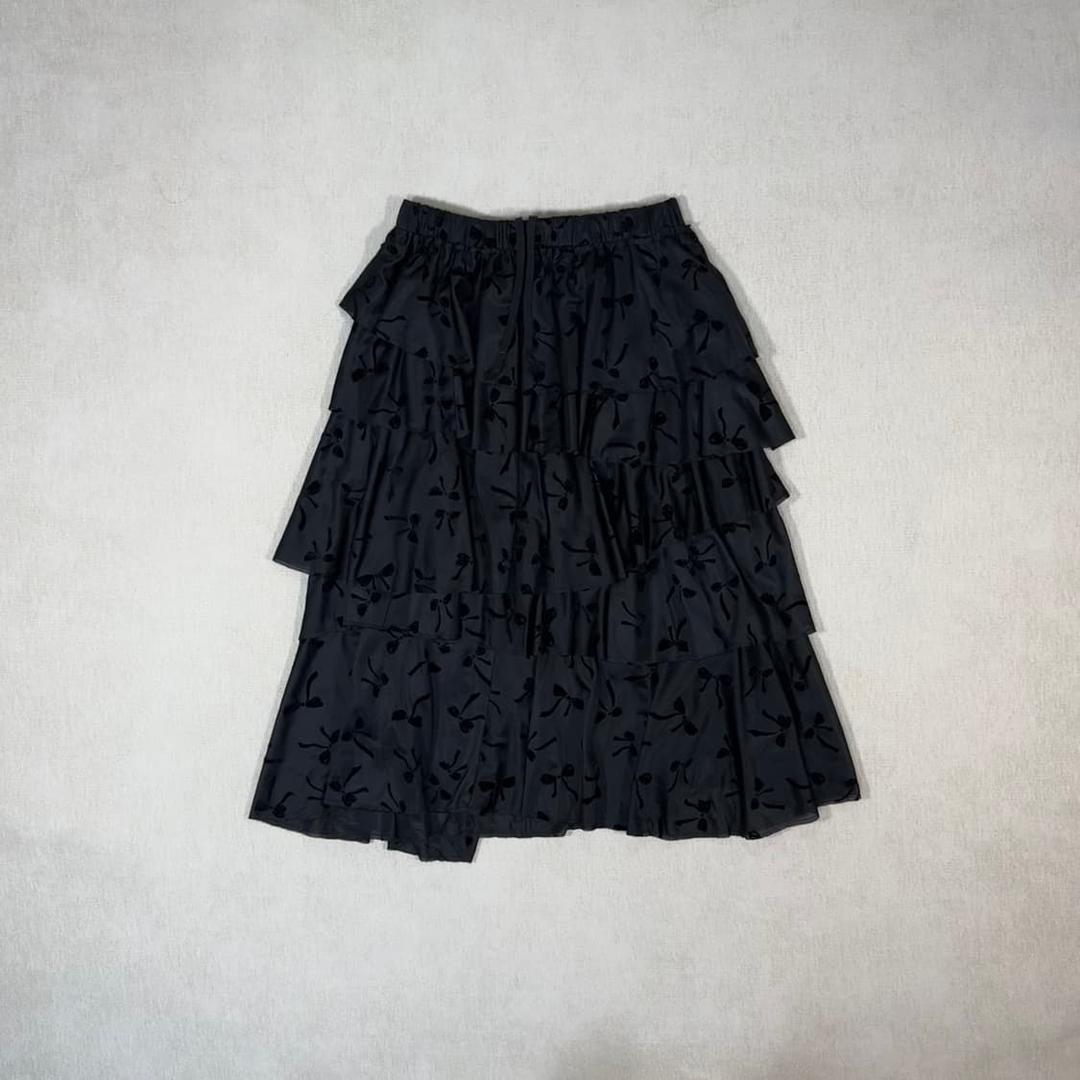Ribbon Frill Skirt Black | 후루츠패밀리